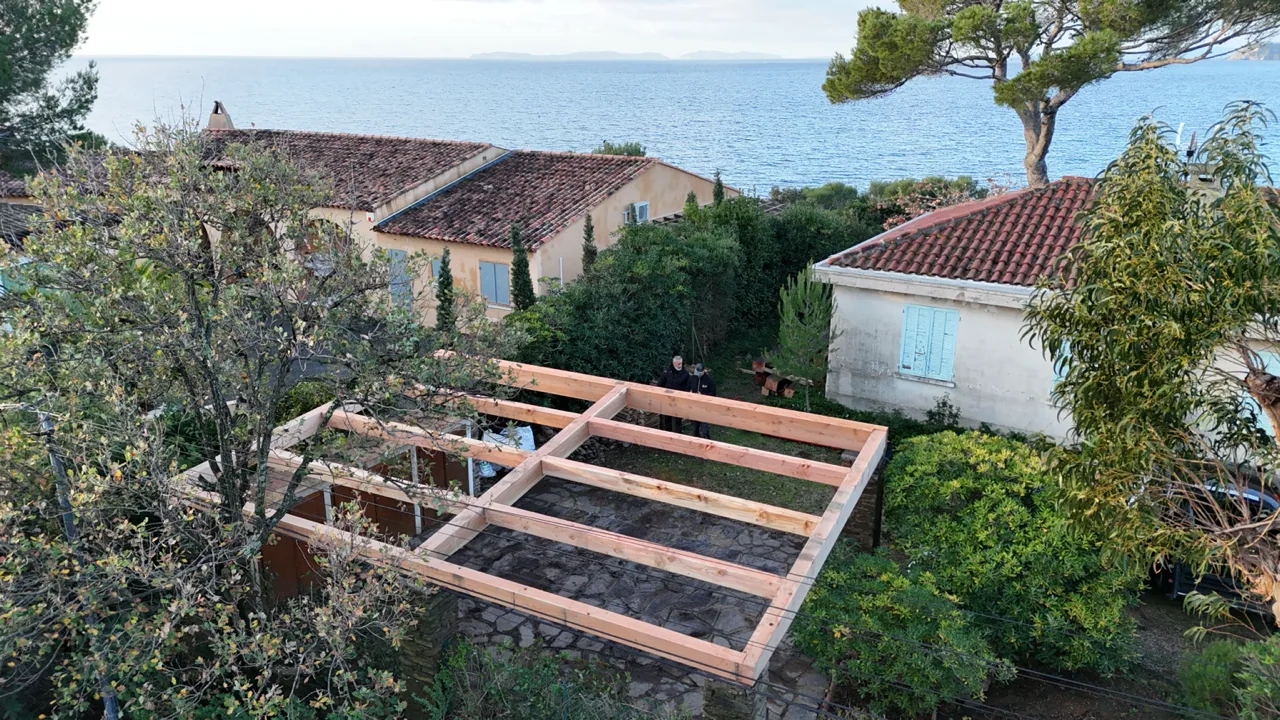 Réalisation de MJ Rénovation Toiture à Grimaud